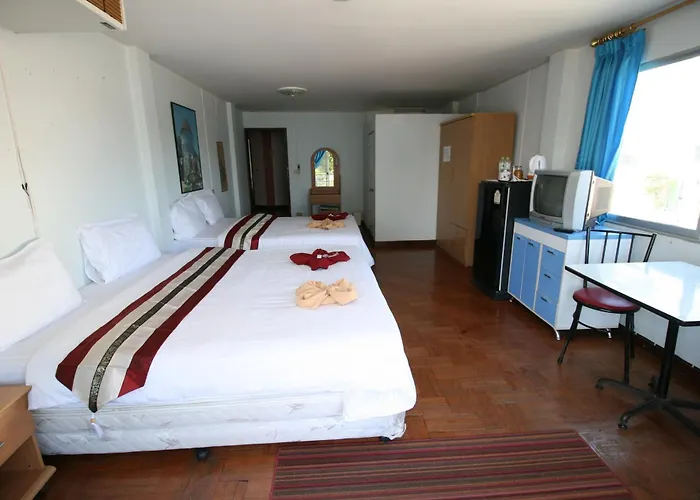 Beachfront Hotel Cha Am