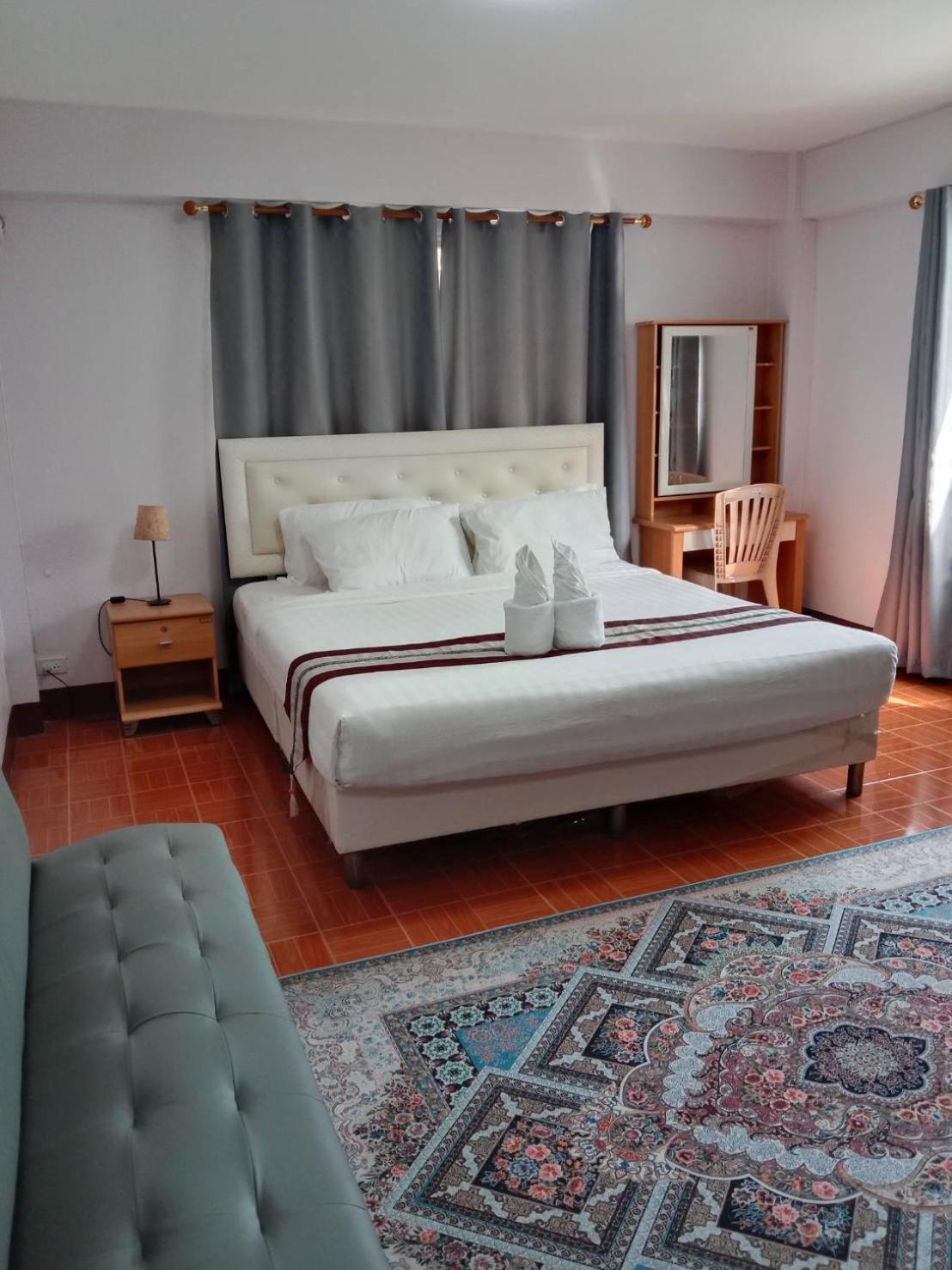 Guest house Beachfront Cha Am 3*